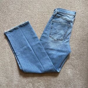 American Eagle Strigid High Waisted Stovepipe Jean
